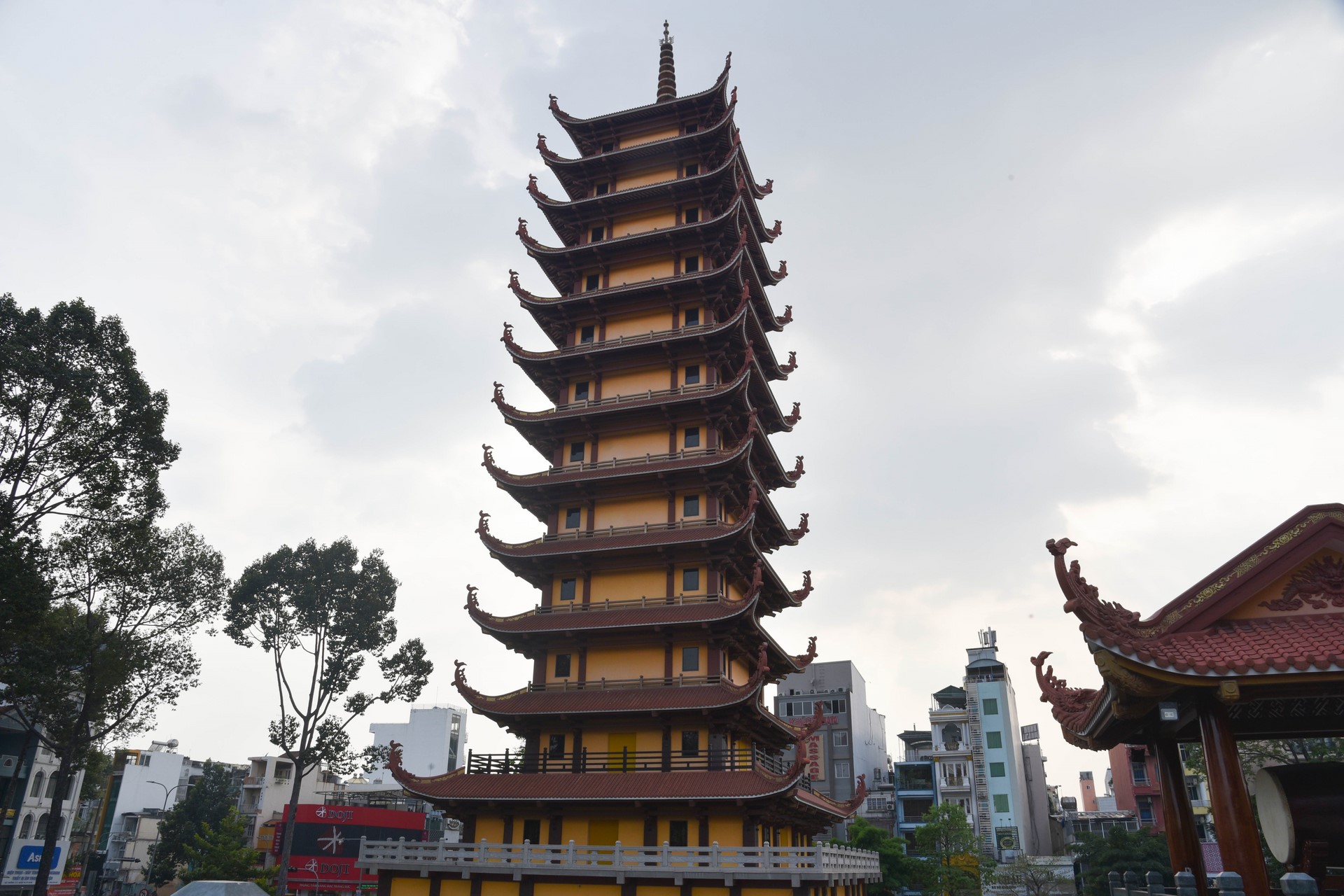 Viếng thăm các chùa ở Hóc Môn, Bình Chánh, TP. Hồ Chí Minh