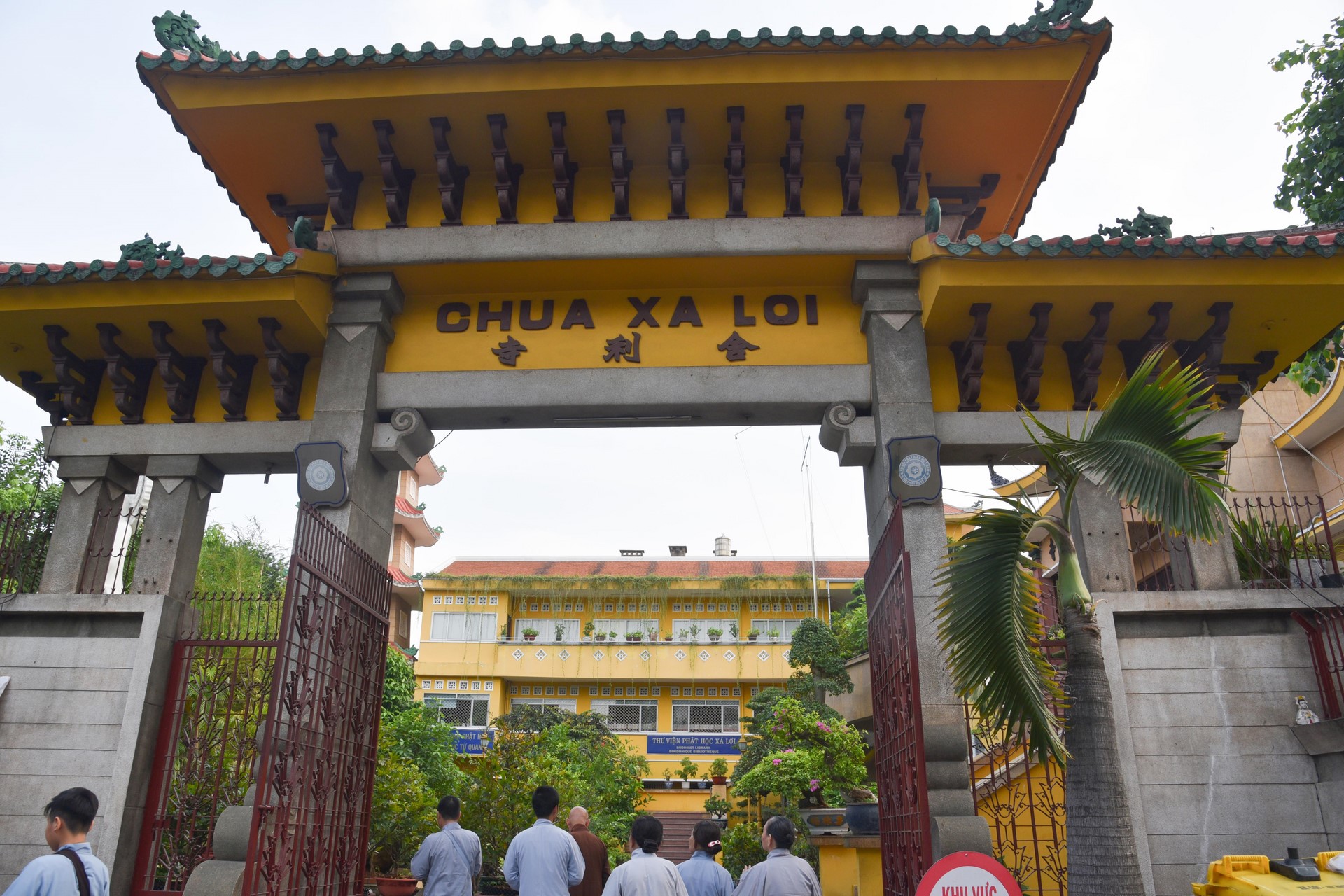 Viếng thăm các chùa ở Hóc Môn, Bình Chánh, TP. Hồ Chí Minh