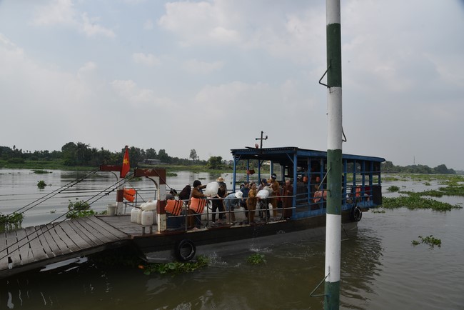 Release creatures and praying for peace to Toan Phat Logistics Co., Ltd and Trang Nguyen Co., Ltd by the Charity Board