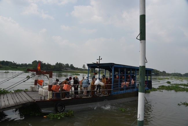 Release creatures and praying for peace to Toan Phat Logistics Co., Ltd and Trang Nguyen Co., Ltd by the Charity Board