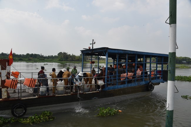 Release creatures and praying for peace to Toan Phat Logistics Co., Ltd and Trang Nguyen Co., Ltd by the Charity Board