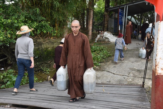 Release creatures and praying for peace to Toan Phat Logistics Co., Ltd and Trang Nguyen Co., Ltd by the Charity Board