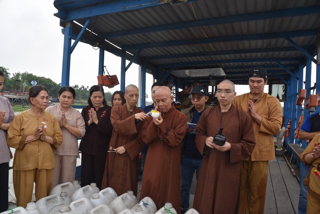 Release creatures and praying for peace to Toan Phat Logistics Co., Ltd and Trang Nguyen Co., Ltd by the Charity Board