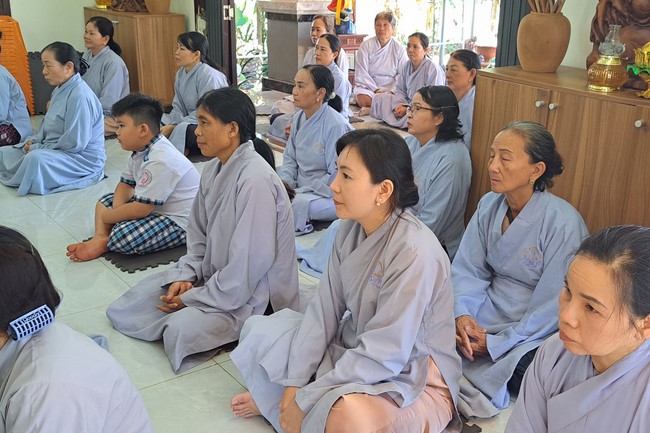 A dharma talk at Tam Phap Pagoda, Binh Phuoc province
