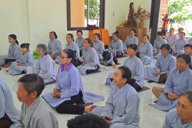 A dharma talk at Tam Phap Pagoda, Binh Phuoc province