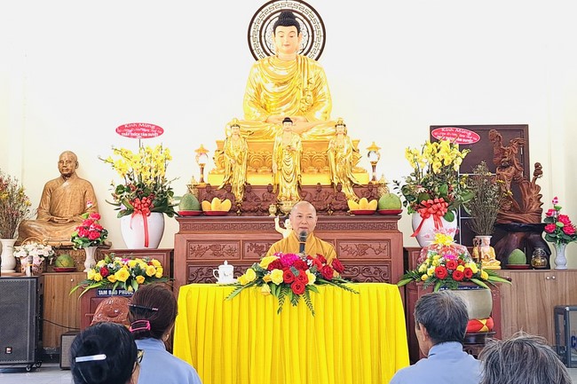 A dharma talk at Tam Phap Pagoda, Binh Phuoc province