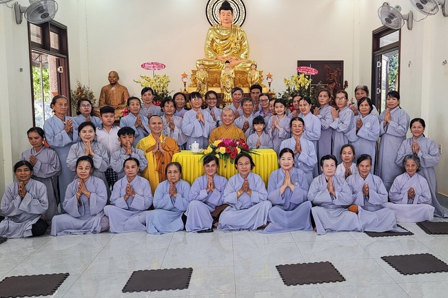 A dharma talk at Tam Phap Pagoda, Binh Phuoc province
