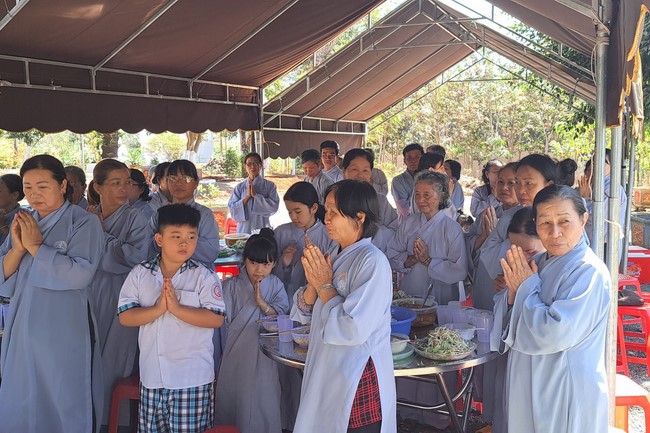 A dharma talk at Tam Phap Pagoda, Binh Phuoc province