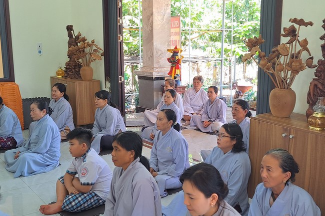 A dharma talk at Tam Phap Pagoda, Binh Phuoc province