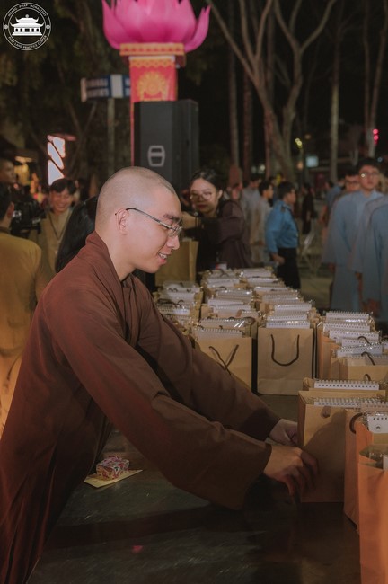 The 6th gratitude ceremony to disciples