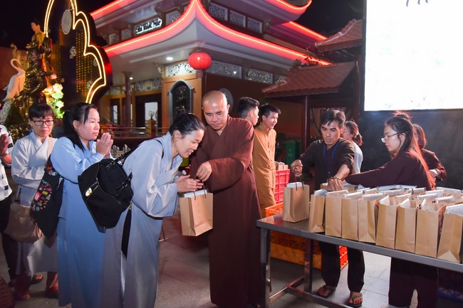 The 6th gratitude ceremony to disciples