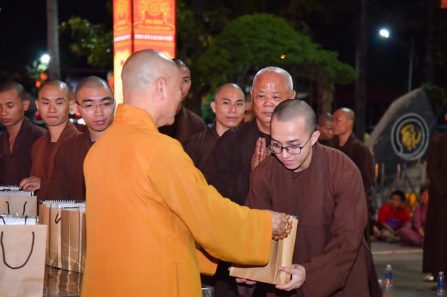 The 6th gratitude ceremony to disciples