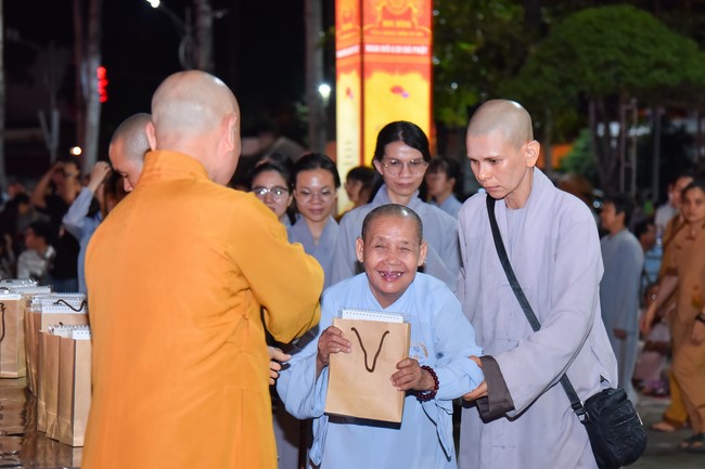 The 6th gratitude ceremony to disciples