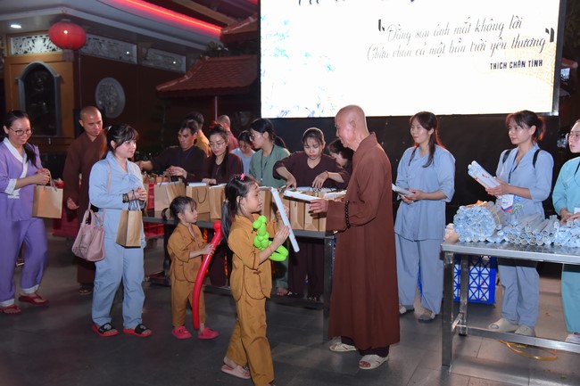 The 6th gratitude ceremony to disciples