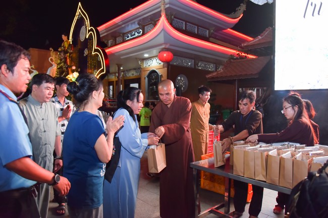 The 6th gratitude ceremony to disciples