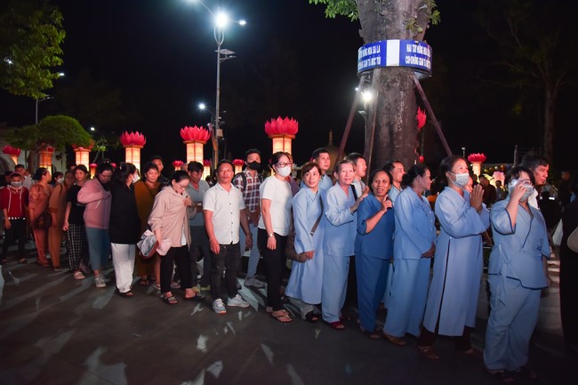 The 6th gratitude ceremony to disciples