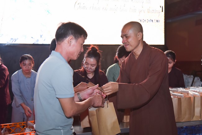 The 6th gratitude ceremony to disciples