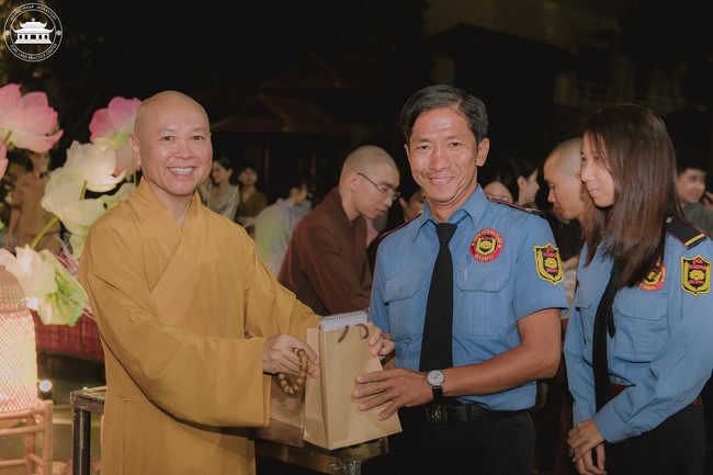 The 6th gratitude ceremony to disciples