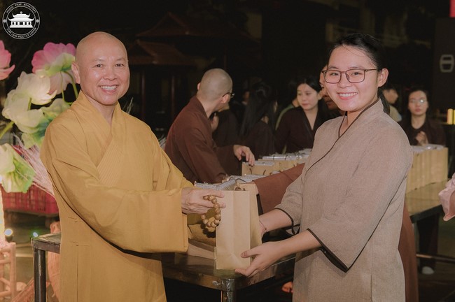 The 6th gratitude ceremony to disciples