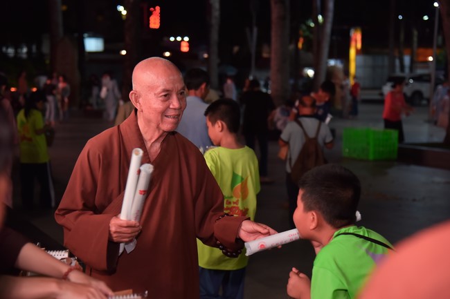 The 6th gratitude ceremony to disciples