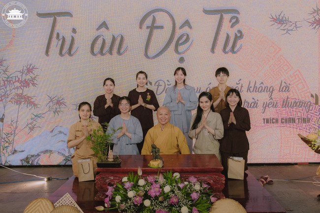 The 6th gratitude ceremony to disciples