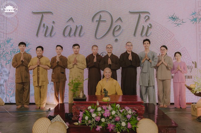 The 6th gratitude ceremony to disciples