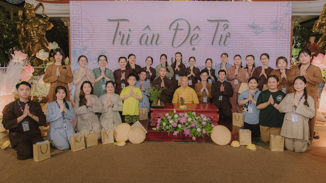 The 6th gratitude ceremony to disciples
