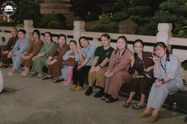 The 6th gratitude ceremony to disciples