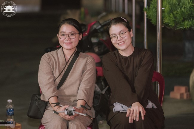 The 6th gratitude ceremony to disciples