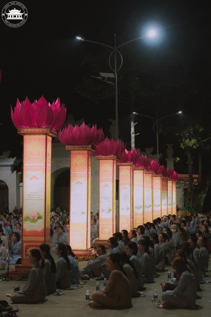 The 6th gratitude ceremony to disciples