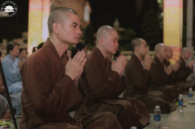 The 6th gratitude ceremony to disciples