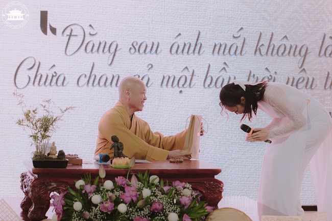 The 6th gratitude ceremony to disciples