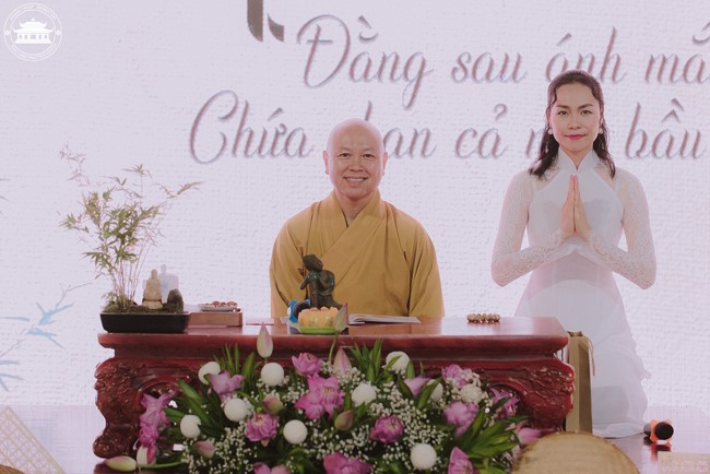 The 6th gratitude ceremony to disciples