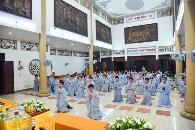 The Ordination Ceremony on Nov. 20th, Year of the Cat
