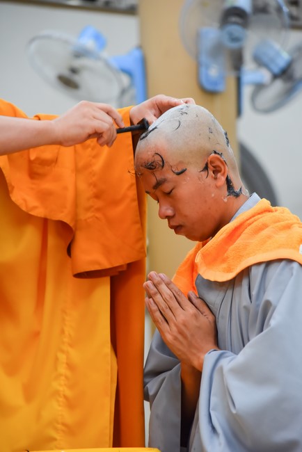 The Ordination Ceremony on Nov. 20th, Year of the Cat