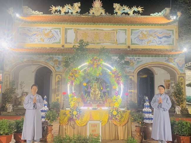 Commemorating enlightened achievement of Bodhisattva Siddhartha at Dong Cao pagoda