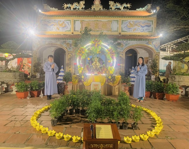 Commemorating enlightened achievement of Bodhisattva Siddhartha at Dong Cao pagoda