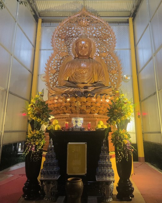 Commemorating enlightened achievement of Bodhisattva Siddhartha at Dong Cao pagoda