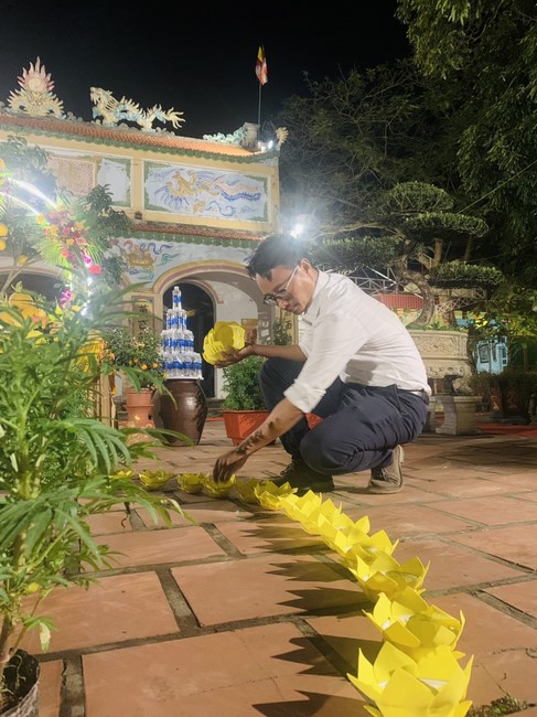 Commemorating enlightened achievement of Bodhisattva Siddhartha at Dong Cao pagoda