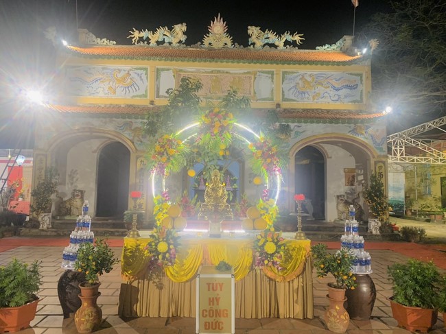 Commemorating enlightened achievement of Bodhisattva Siddhartha at Dong Cao pagoda