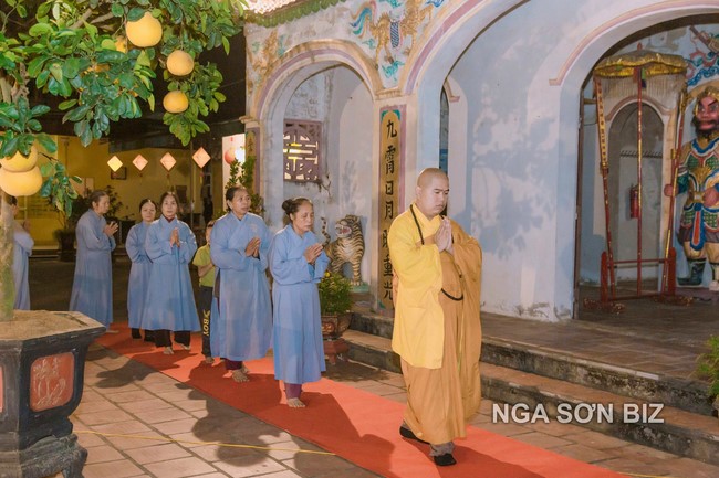 Commemorating enlightened achievement of Bodhisattva Siddhartha at Dong Cao pagoda