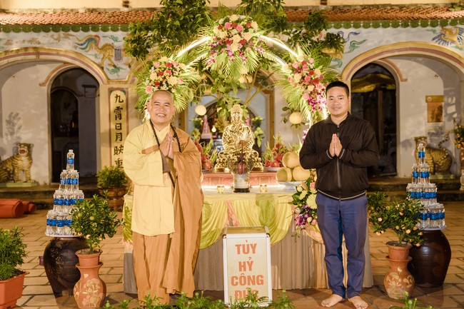 Commemorating enlightened achievement of Bodhisattva Siddhartha at Dong Cao pagoda