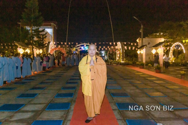 Commemorating enlightened achievement of Bodhisattva Siddhartha at Dong Cao pagoda