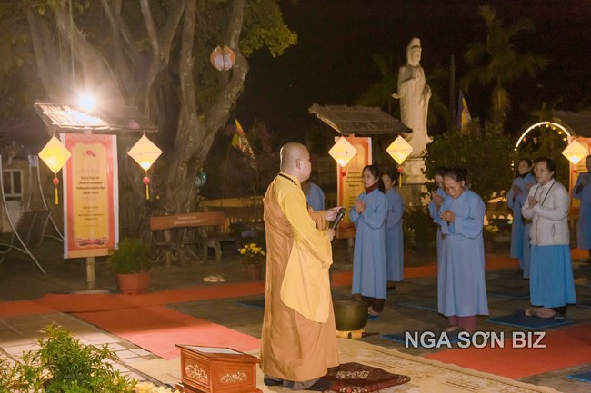 Commemorating enlightened achievement of Bodhisattva Siddhartha at Dong Cao pagoda