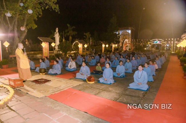 Commemorating enlightened achievement of Bodhisattva Siddhartha at Dong Cao pagoda