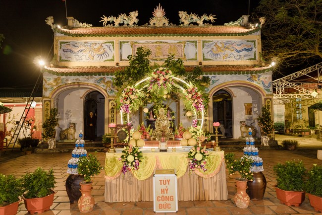Commemorating enlightened achievement of Bodhisattva Siddhartha at Dong Cao pagoda