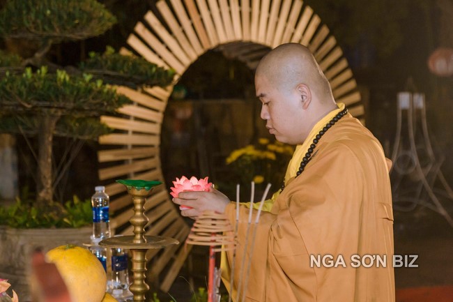 Commemorating enlightened achievement of Bodhisattva Siddhartha at Dong Cao pagoda
