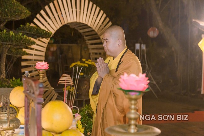 Commemorating enlightened achievement of Bodhisattva Siddhartha at Dong Cao pagoda