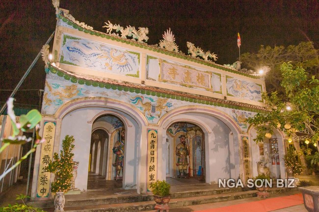 Commemorating enlightened achievement of Bodhisattva Siddhartha at Dong Cao pagoda