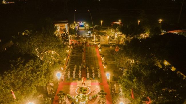 Commemorating enlightened achievement of Bodhisattva Siddhartha at Dong Cao pagoda